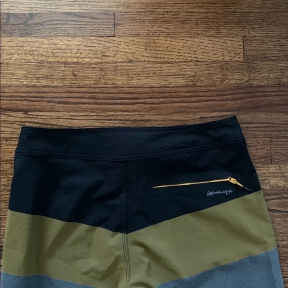 Quiksilver excellent